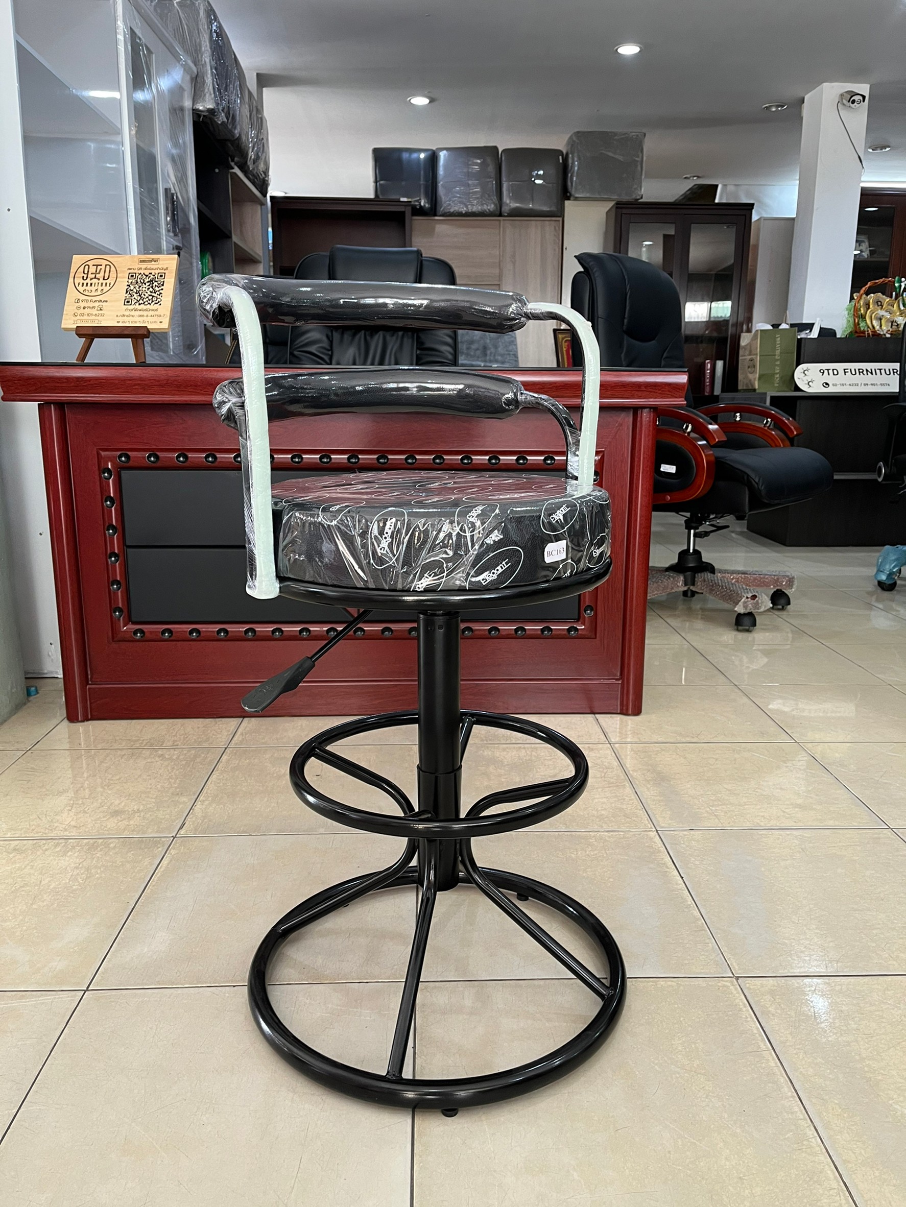 LINE_ALBUM_เก้าอี้บาร์_௨௨௦௮௧௯_0