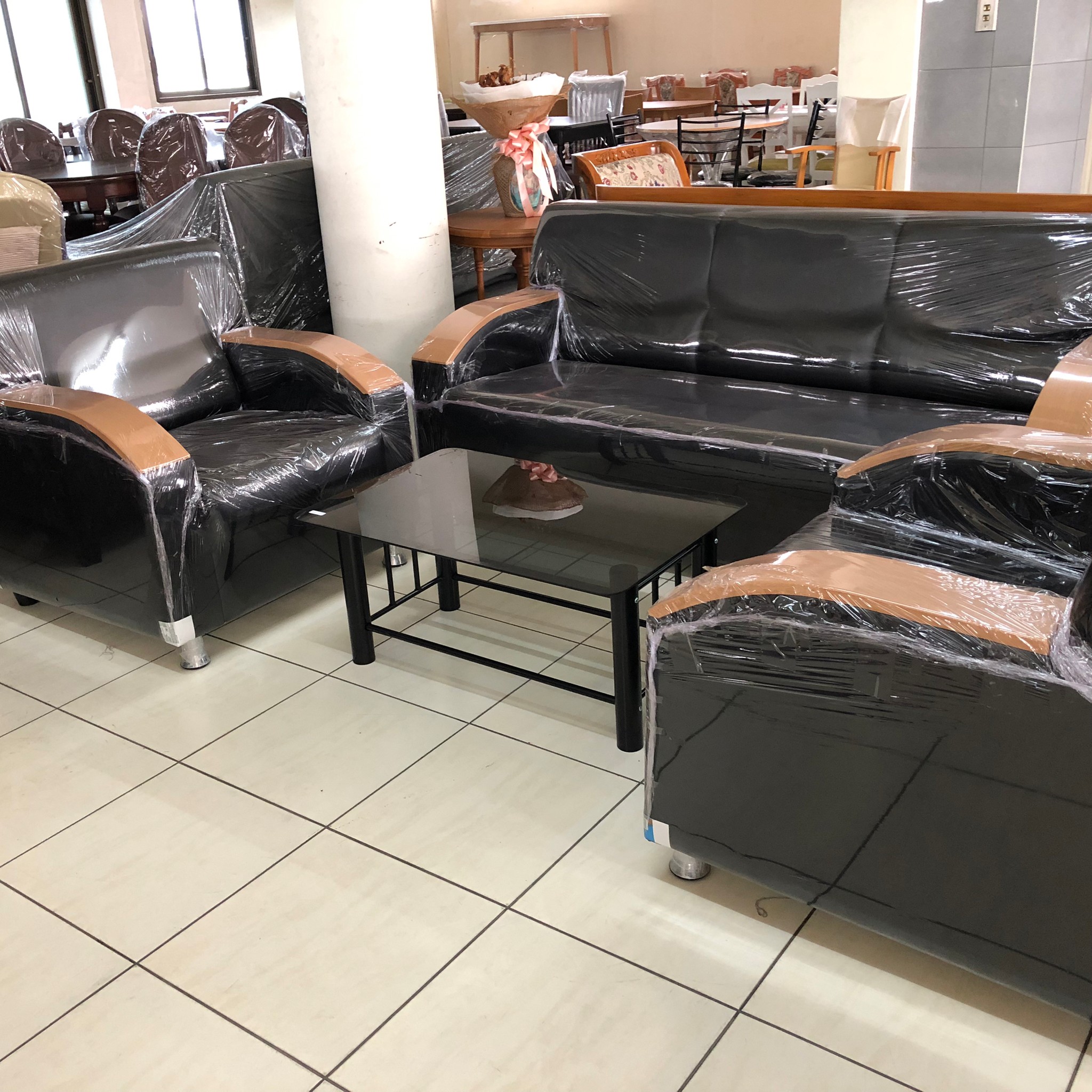 LINE_ALBUM_โต๊ะกลางหน้ากระจกสีชา_๒๒๐๗๐๘_4